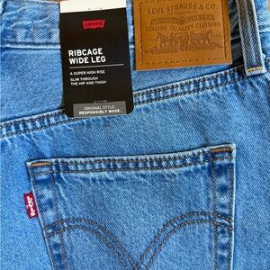 Levi's Women's Wide Leg Blue Jeans